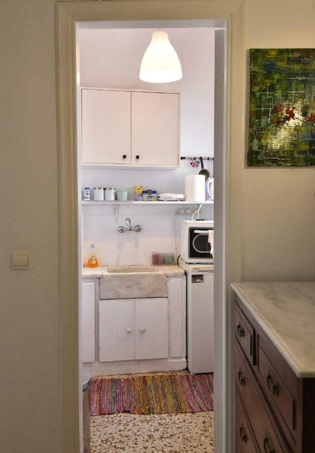 Artist'S Lovely Nest Under The Shadow Of The Parthenon Apartment Athens Exterior photo