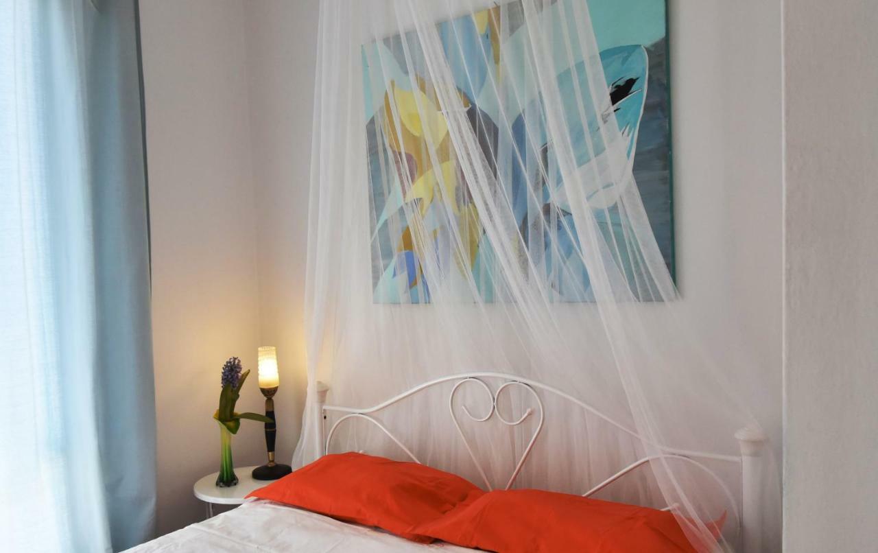 Artist'S Lovely Nest Under The Shadow Of The Parthenon Apartment Athens Exterior photo